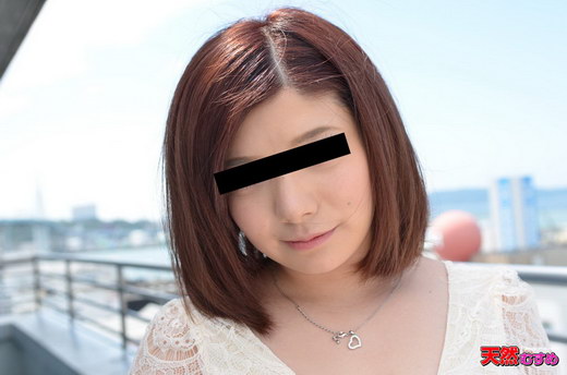 目が釘付け！水着からはみ出る爆乳 桜井杏奈
