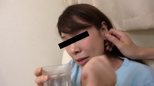 道端で休んでいた陽気な娘さんを持ち帰りしました 山咲ことみ
