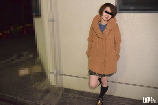 素人ガチナンパ ～押しに弱い学生さんに報酬あげるから素股してと誘ってみました～ 井森まな