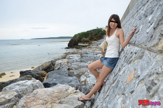 南国娘と地元でデート！私の海で泳いで 葛西悠里