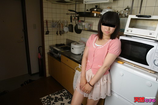 出会い系で知り合った男性と自宅でAV撮影 内田涼子