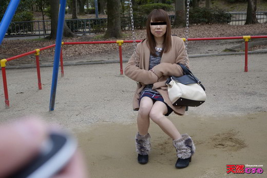 飛びっこ散歩 ～人が多い公園でおもちゃ遊び～ 小嶋ゆき