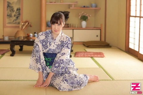 名波ルナ【ななみるな】 美人女将の極上サービス～噂の中出し宿～