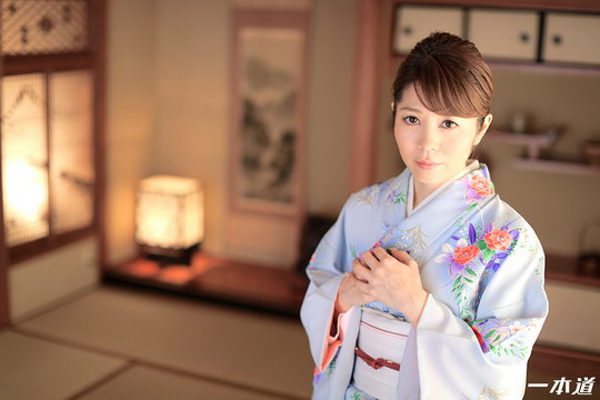 着物の似合う淫乱な雌 本条彩乃
